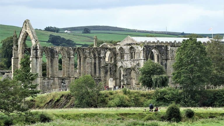 English Monks and the Suppression of the Monasteries